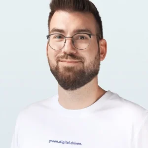 as_linkedin-1_2-768x960